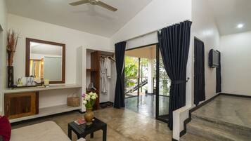 1 habitación, minibar y caja de seguridad en la habitación