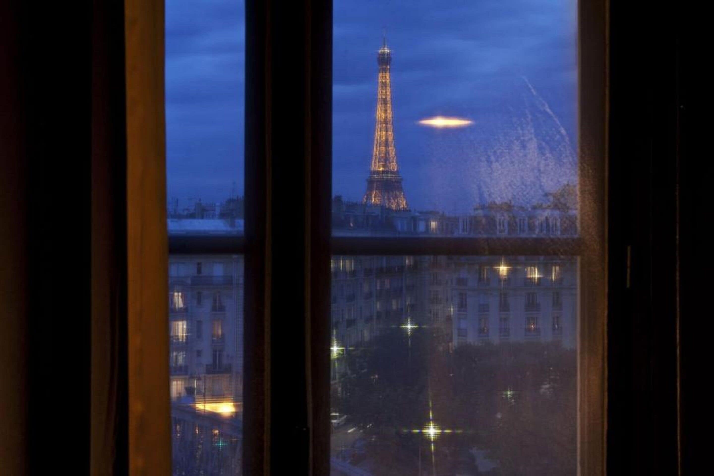 suite with eiffel view | 1 bedroom, premium bedding, in-room safe, desk