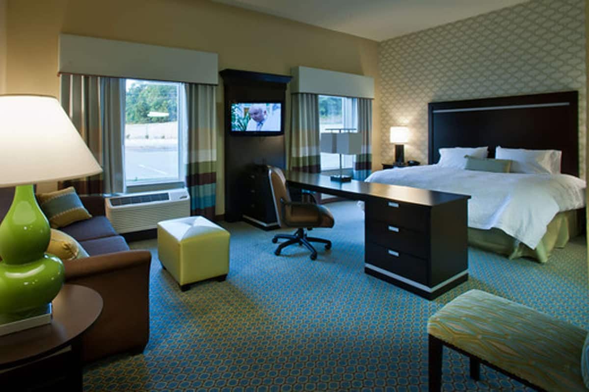 king studio suite | in-room safe, desk, iron/ironing board, free wifi