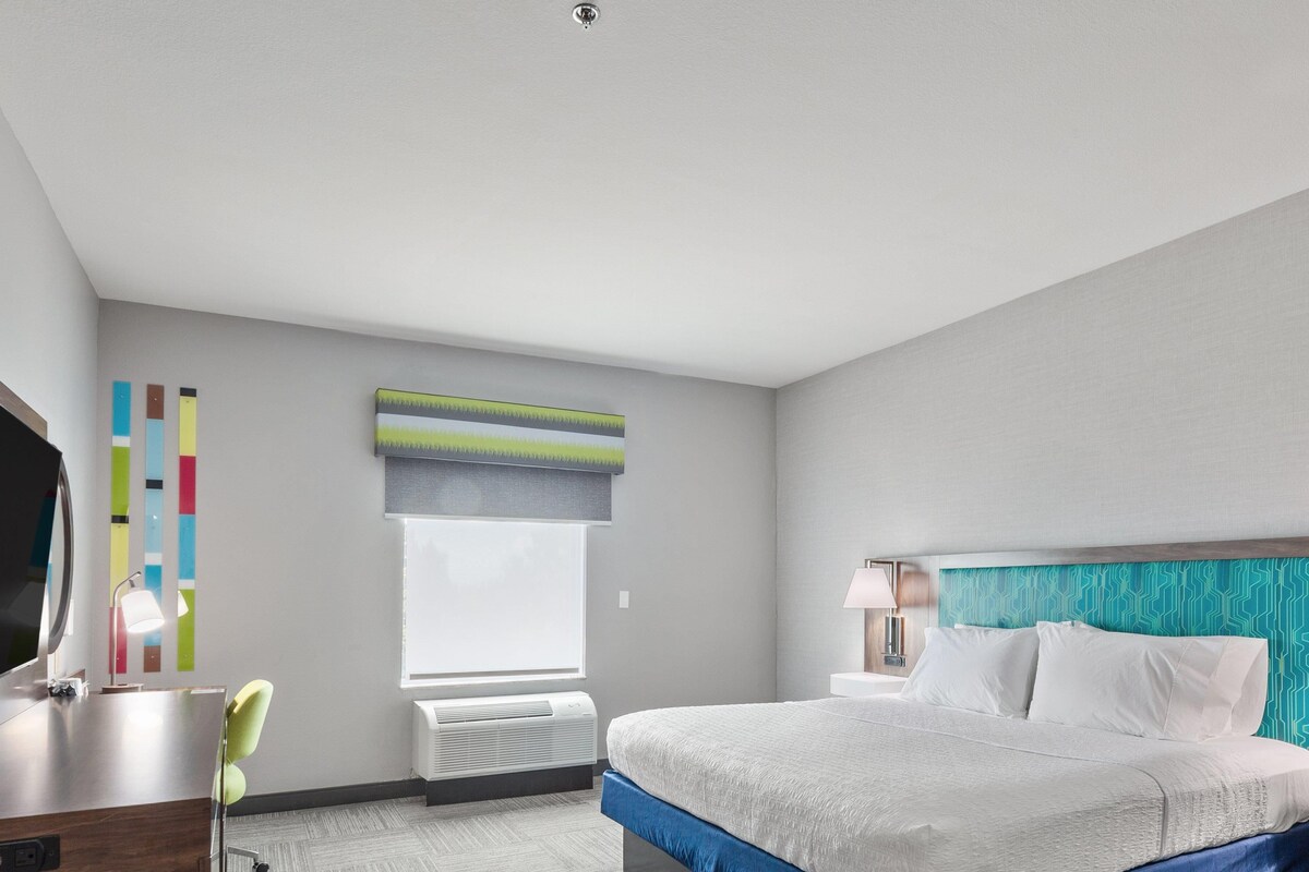 1 cama de matrimonio grande, No fumadores, accesible | Caja fuerte, escritorio, tabla de planchar con plancha y wifi gratis