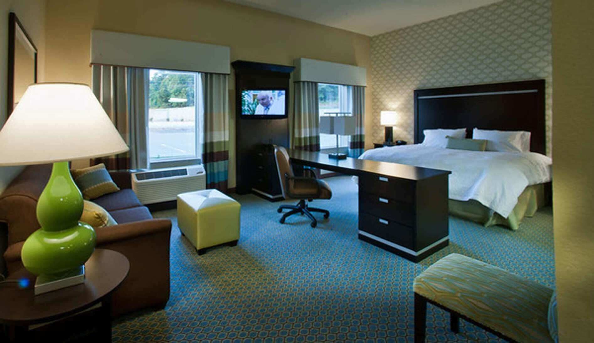 In-room safe, desk, iron/ironing board, free WiFi