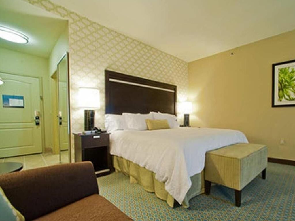 In-room safe, desk, iron/ironing board, free WiFi