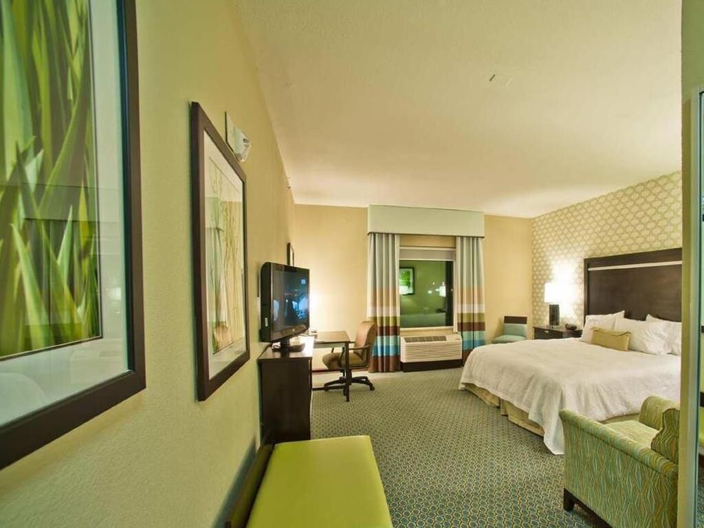 In-room safe, desk, iron/ironing board, free WiFi