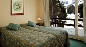 Nệm Select Comfort, màn/rèm cản sáng, bộ trải giường 