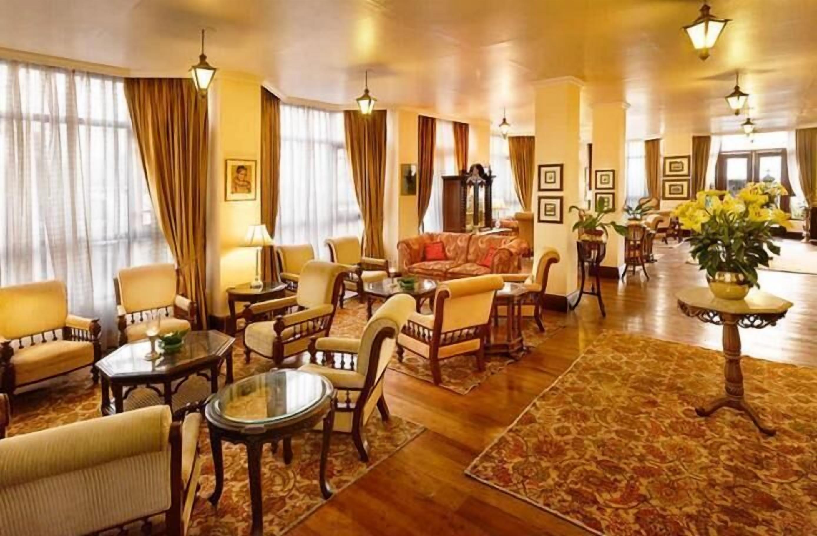 breakfast, lunch and dinner served