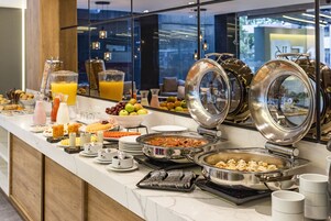 Free daily local cuisine breakfast 