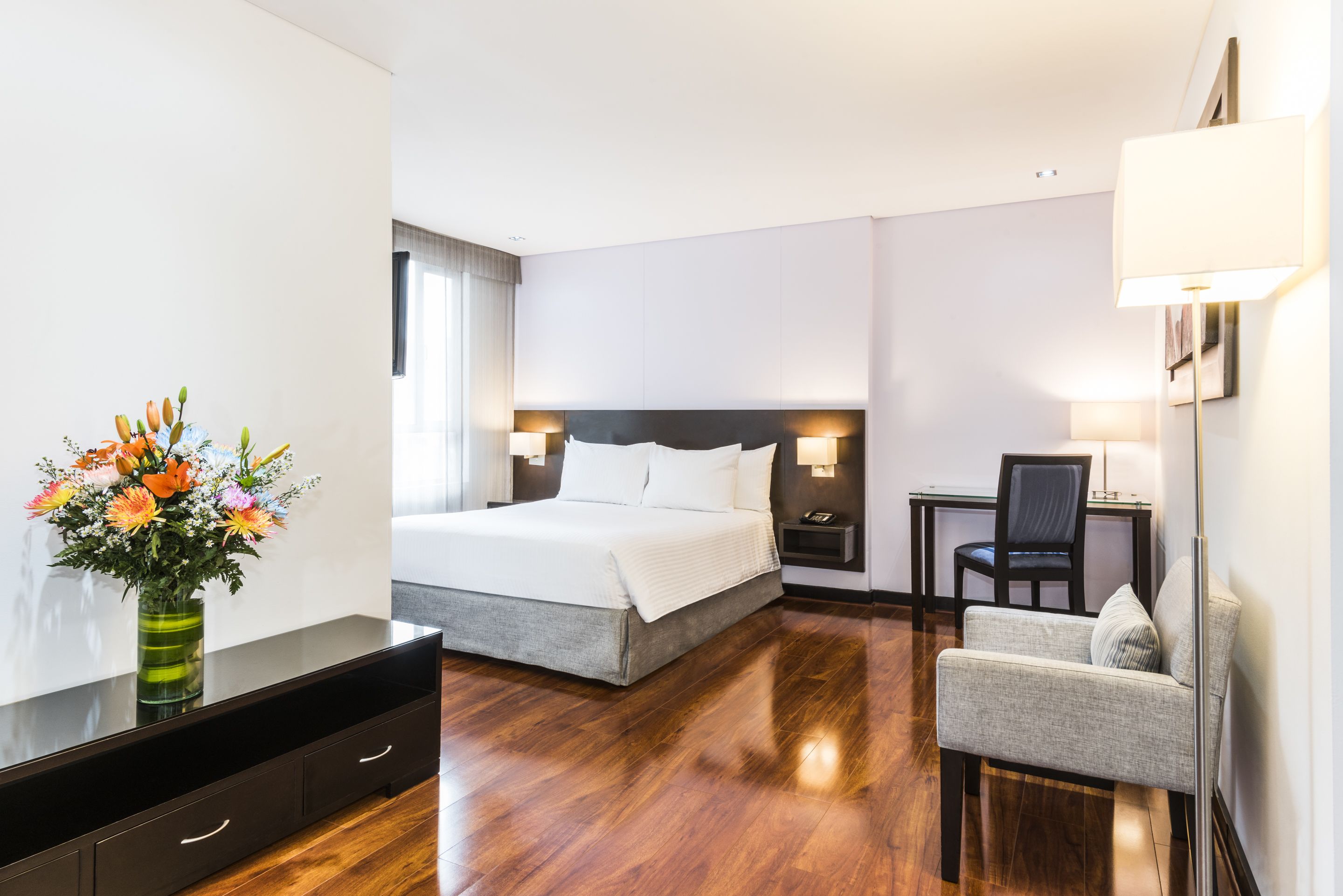 superior room, 1 queen bed | 1 bedroom, hypo-allergenic bedding, down duvets, memory-foam beds