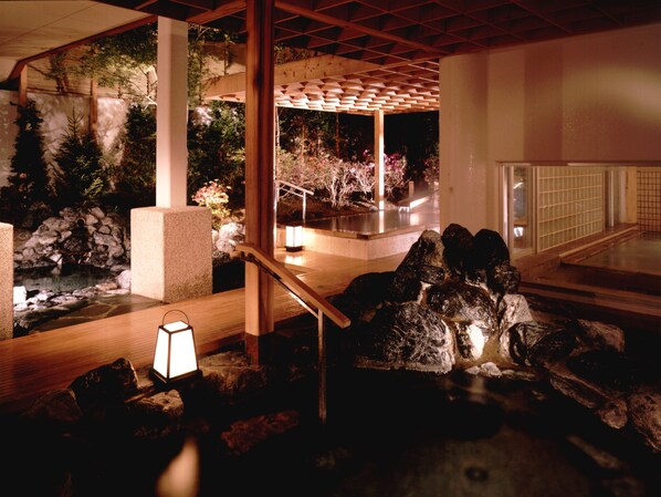 Hot springs - Hanabishi Hotel (Hakodate)