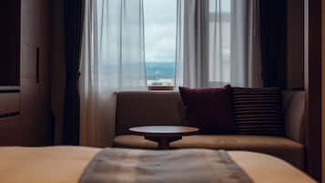 Modern Japanese Style Room with Twin Bed, Non Smoking | In-room safe, desk, free WiFi, bed sheets