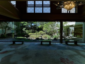 Japanese garden - Hanabishi Hotel (Hakodate)