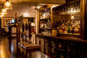 Bar (on property) - Queens Arms (Hungerford)