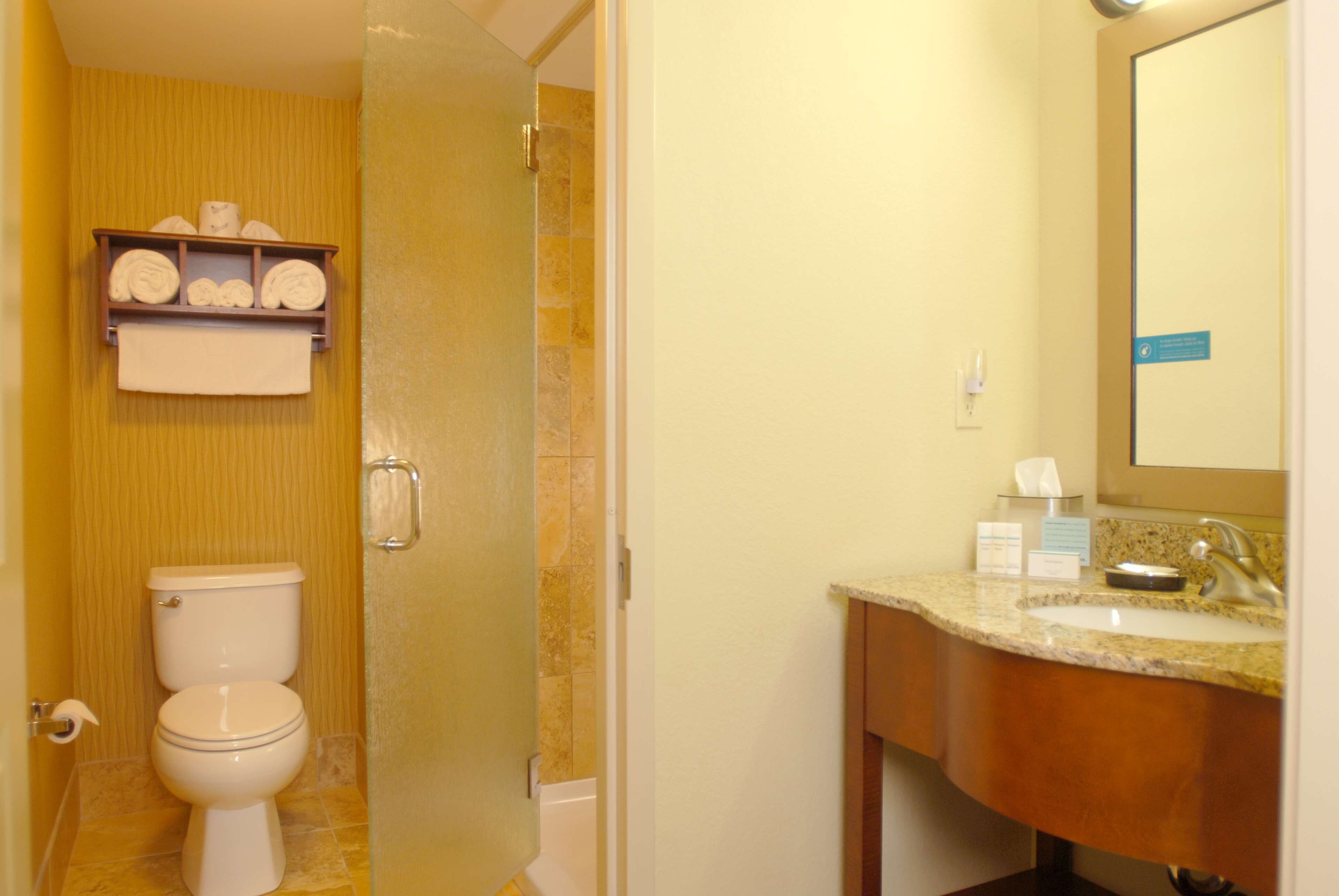 room, 1 queen bed | bathroom | bathtub, hair dryer, towels