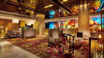 3 restaurants, breakfast served