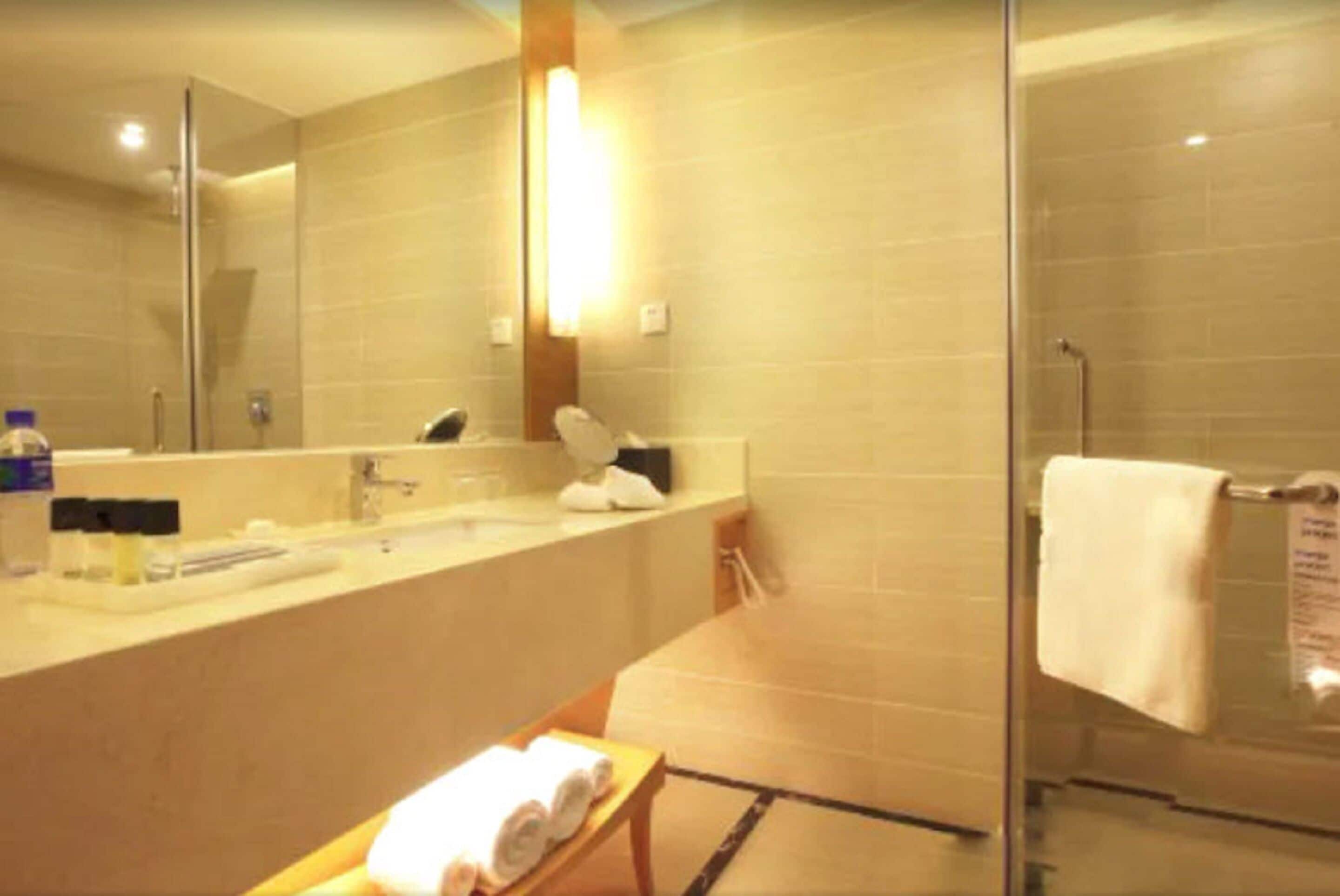 premium bedding, down duvets, minibar, in-room safe