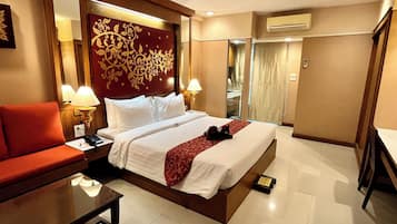 Een minibar, individueel gedecoreerd, individueel gemeubileerd