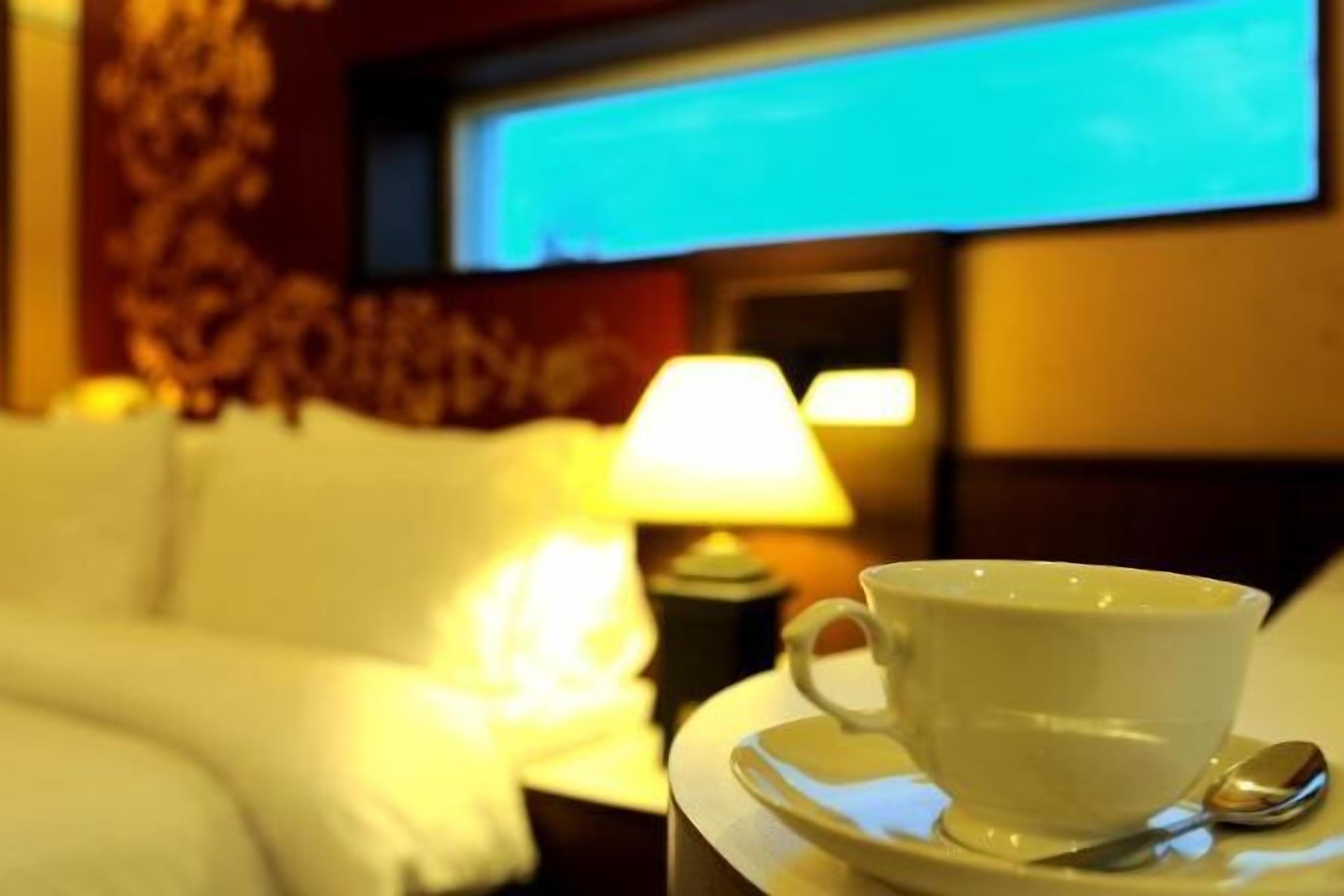 Minibar, individually decorated, individually furnished, desk