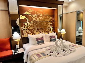 Minibar, individually decorated, individually furnished, desk - Mariya Boutique Residence at Suvarnabhumi Airport (Bangkok)