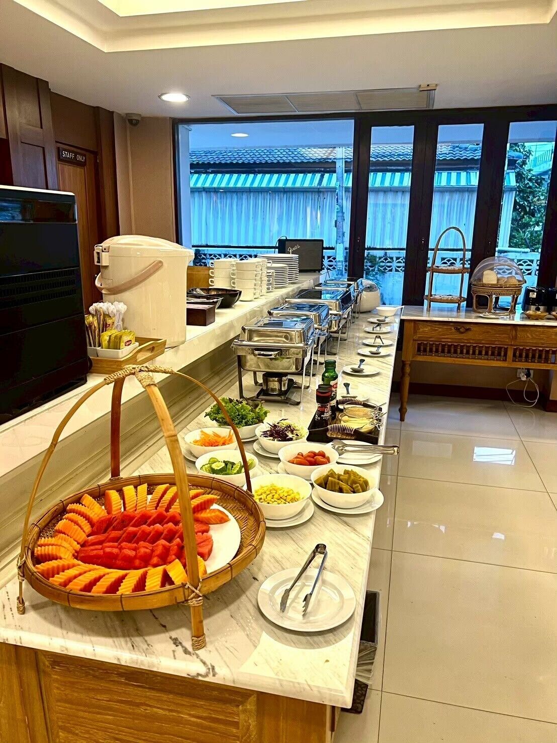 供應早餐 (每人 THB200)