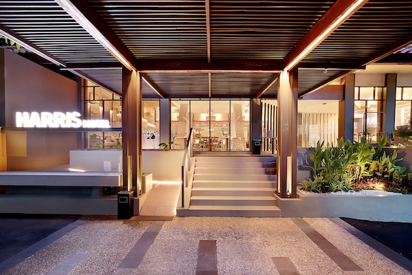 Pintu masuk properti