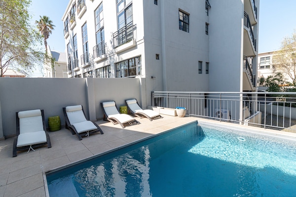 Outdoor pool, sun loungers