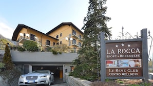 Exterior - Hotel la Rocca Sport & Benessere (Chatillon)