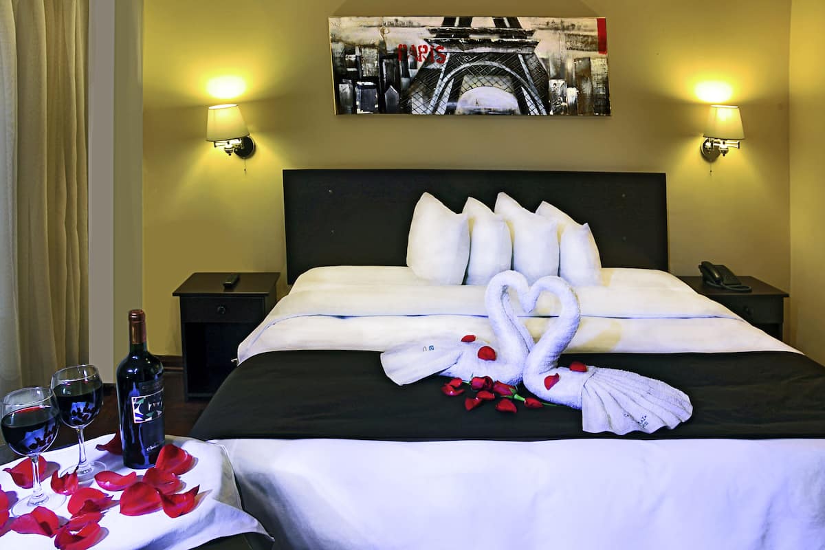 double room | down duvets, in-room safe, desk, iron/ironing board