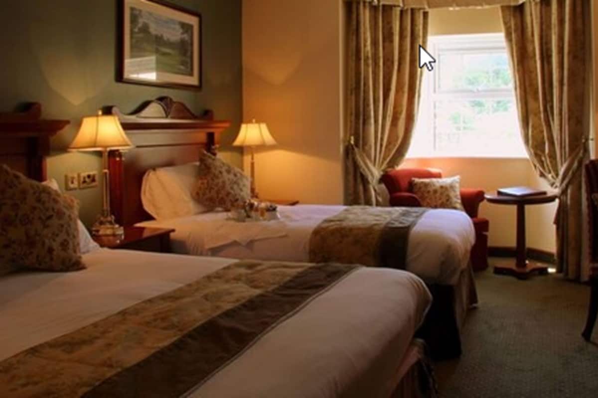 in-room safe, desk, iron/ironing board, free wifi