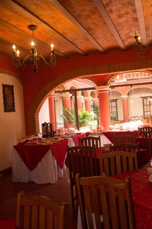 Buffet - Hotel Monasterio (Sucre)