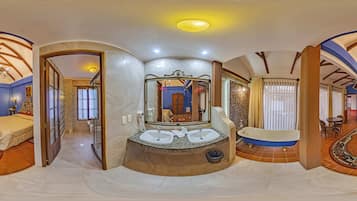 Luxury Suite | Bilik Mandi | Gabungan pancuran/tab mandi, kelengkapan dandanan diri percuma