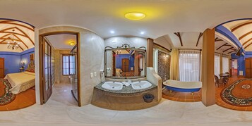 Luxury Suite | Bathroom | Combined shower/tub, free toiletries, hair dryer, towels