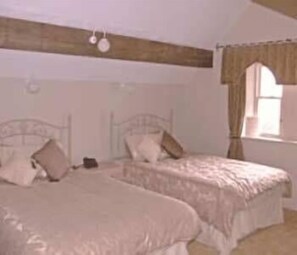 Desk, rollaway beds, free WiFi