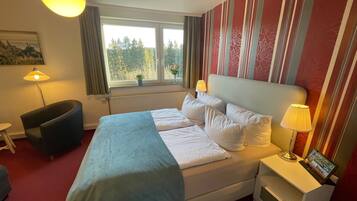 Premium-Suite | Hochwertige Bettwaren, Verdunkelungsvorhänge, schallisolierte Zimmer
