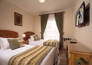 In-room safe, soundproofing, free WiFi, bed sheets