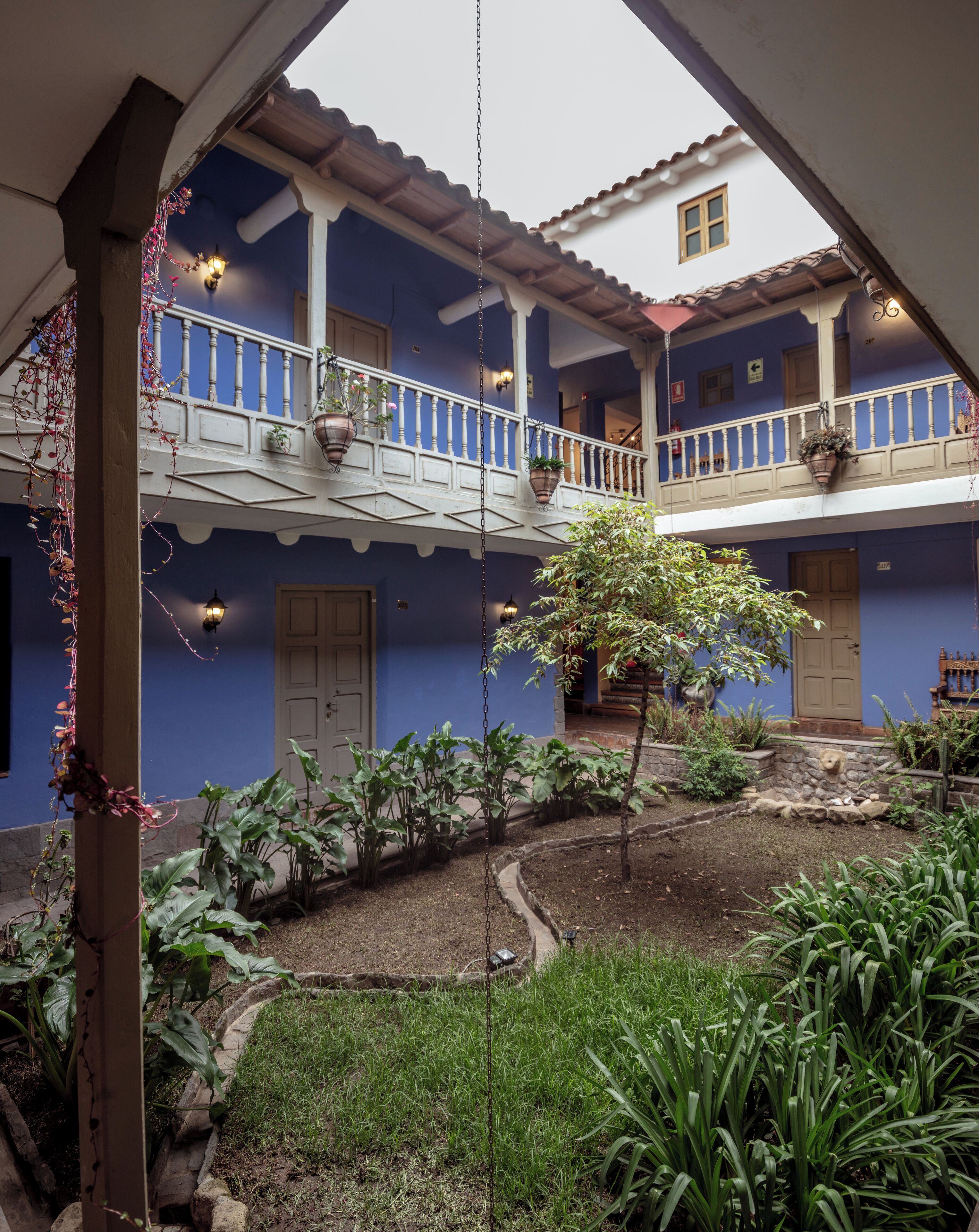 deluxe suite | courtyard view