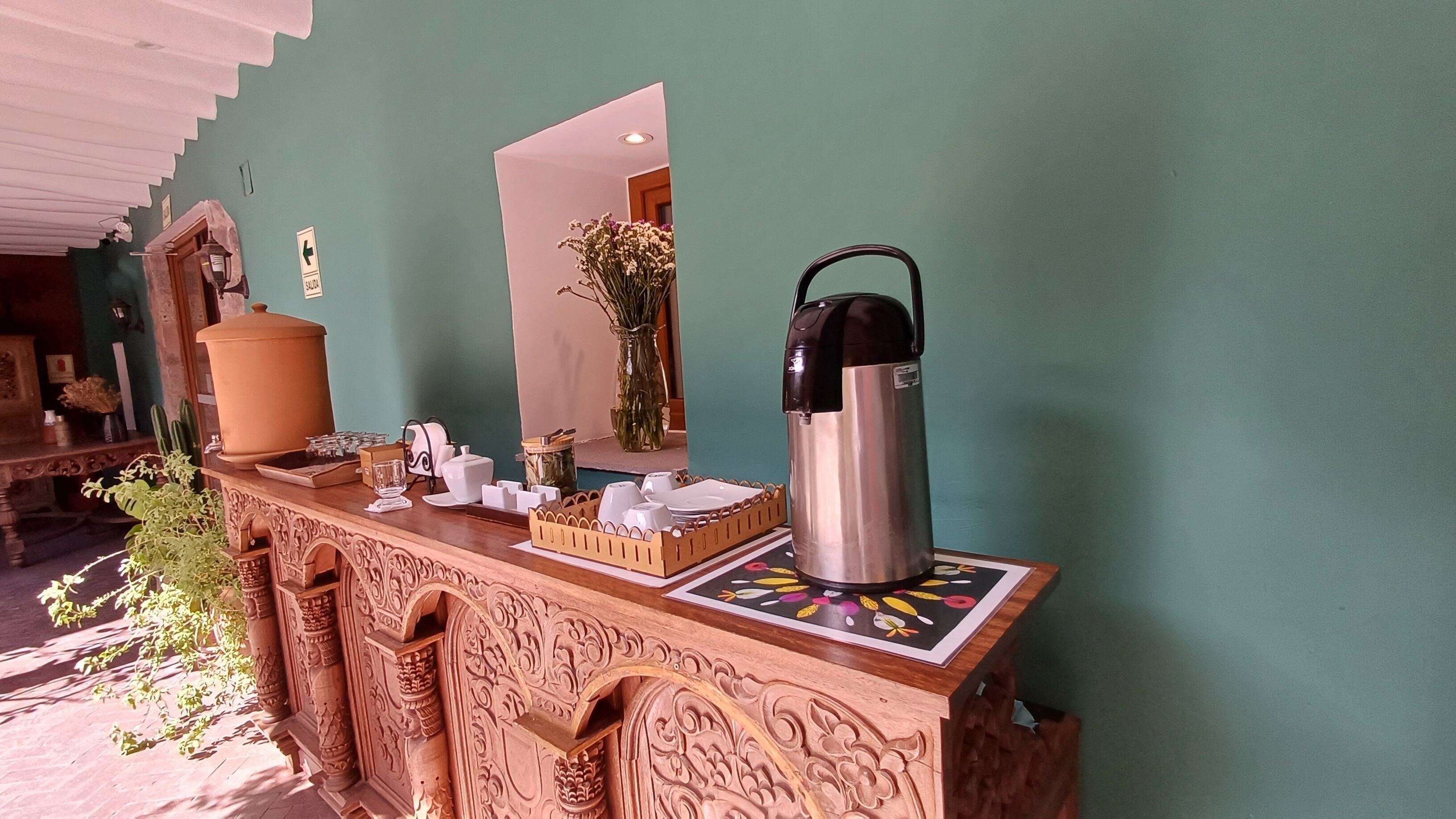 32-inch flat-screen tv with cable channels, tv