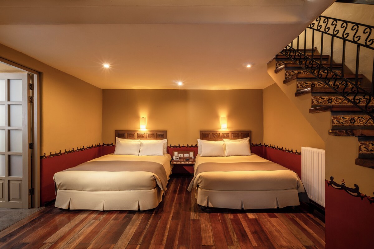 Junior Room | Down comforters, in-room safe, desk, laptop workspace