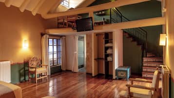 Down comforters, in-room safe, individually decorated, desk