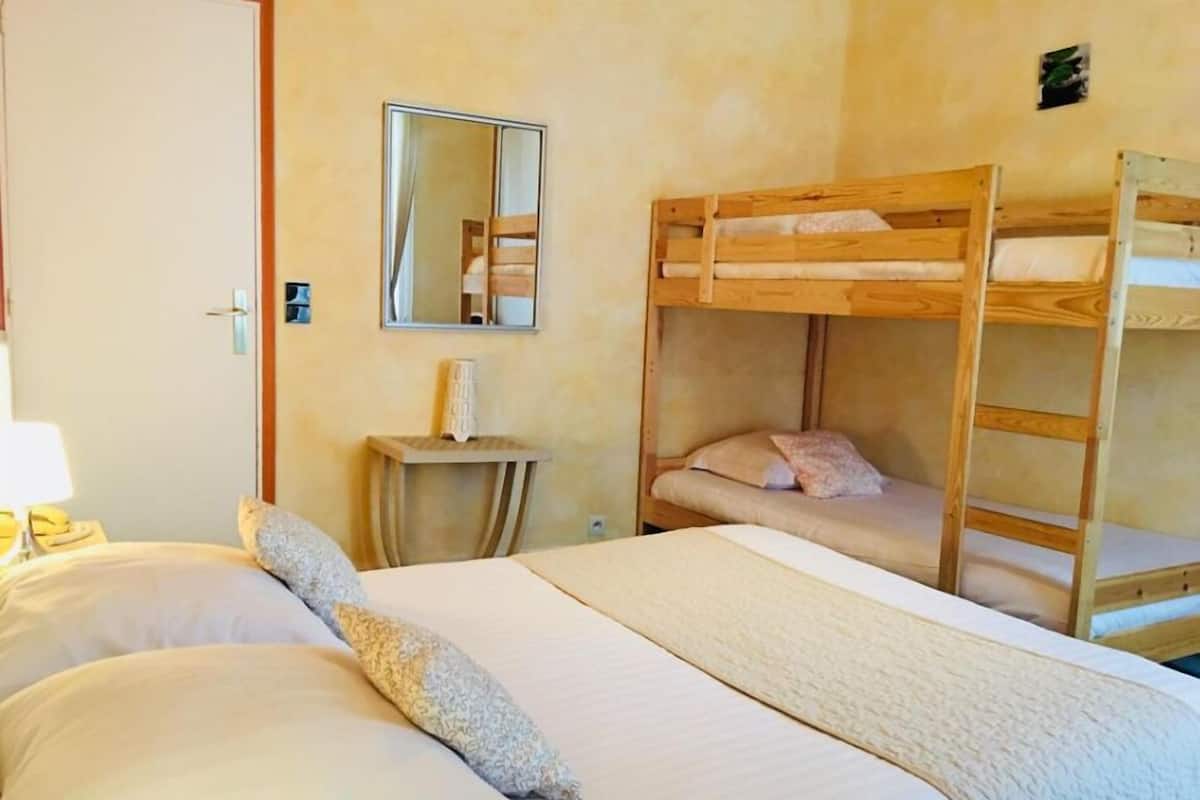 Family Room, Non Smoking | 1 bedroom, individually decorated, individually furnished, desk