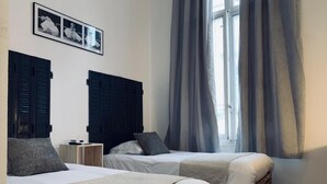 Twin Room, Non Smoking | Desk, iron/ironing board (on request), WiFi (free) - Hôtel Moderne (Tours)
