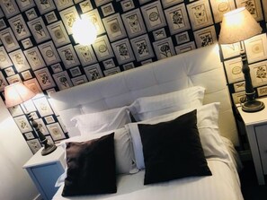 Double Room | Individually decorated, individually furnished, desk, iron/ironing board - Hôtel Moderne (Tours)
