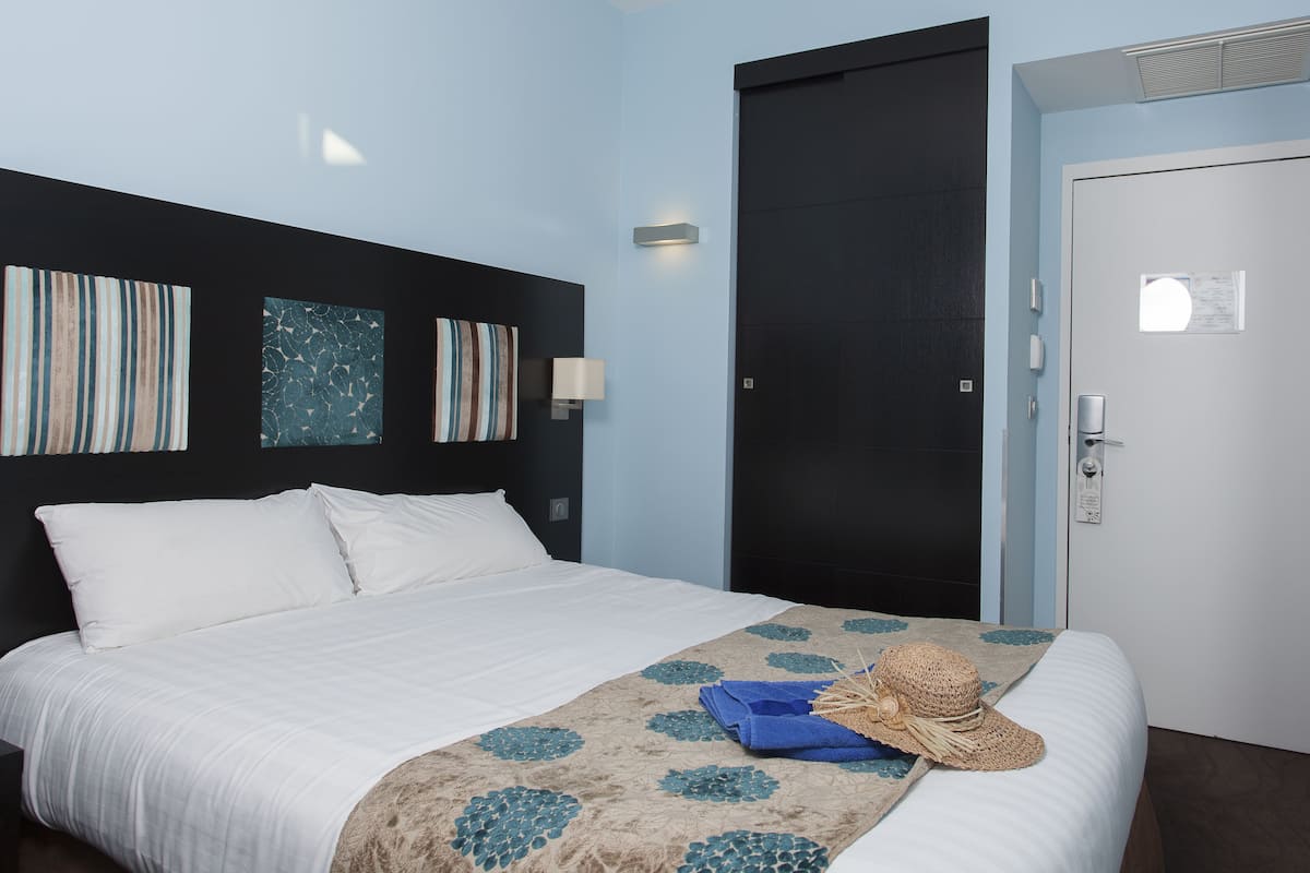 Chambre Double Supérieure vue mer latérale 3ème étage | Minibar, brankas, tirai kedap cahaya, dan kedap suara