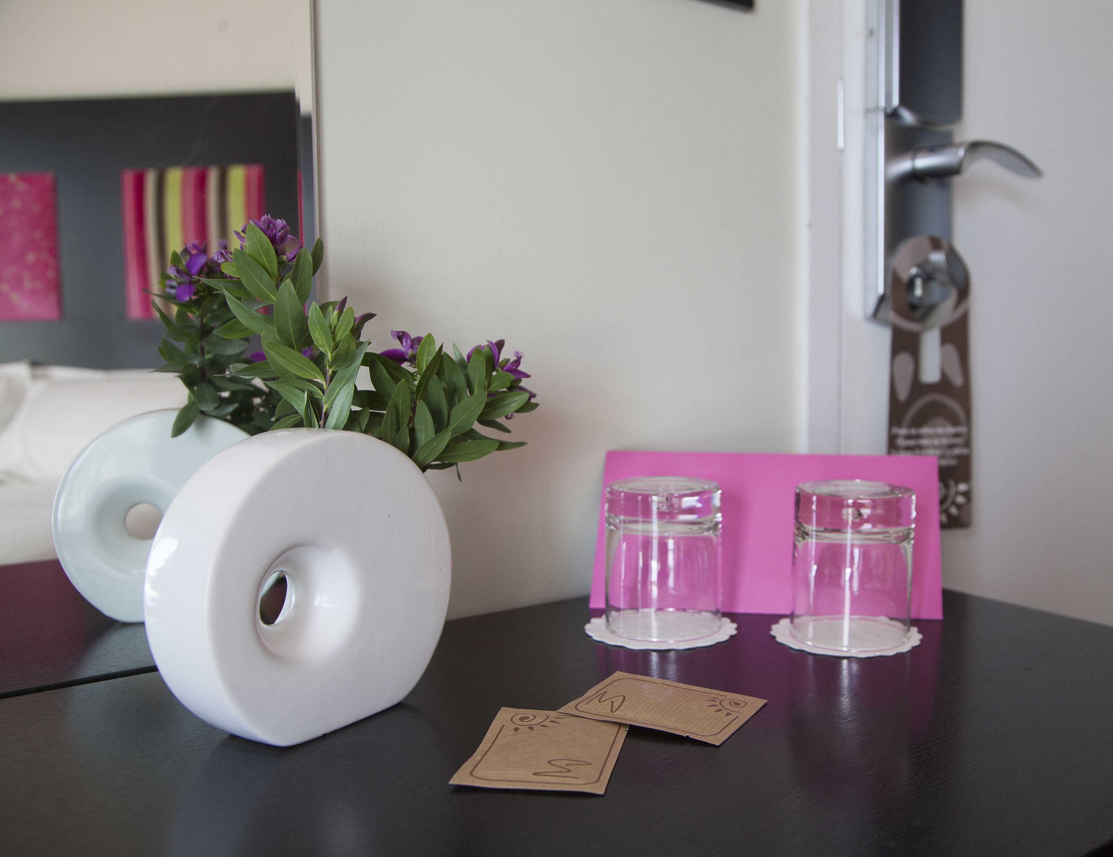 chambre double supérieure vue mer latérale 3ème étage | minibar, in-room safe, blackout curtains, soundproofing