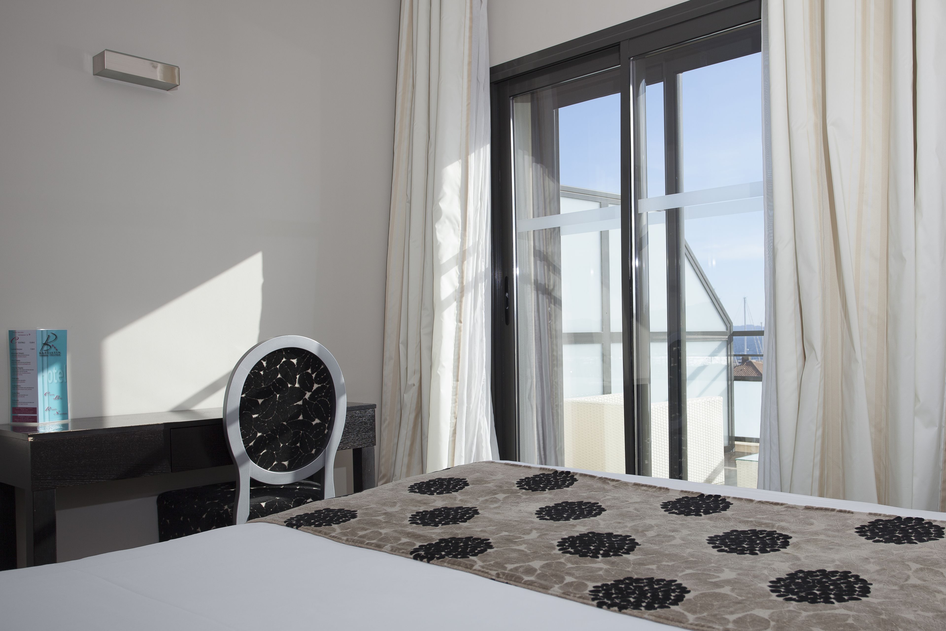 minibar, in-room safe, blackout curtains, soundproofing