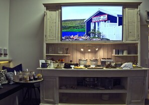 Daily buffet breakfast for a fee - Hraunsnef Countryhotel (Borgarbyggd)