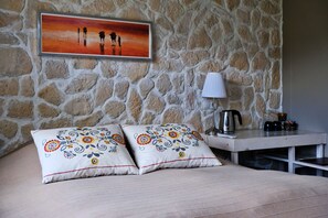 Doppelzimmer, eigenes Bad | Individuell dekoriert, individuell eingerichtet, Babybetten