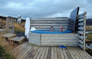 Outdoor spa tub - Hraunsnef Countryhotel (Borgarbyggd)