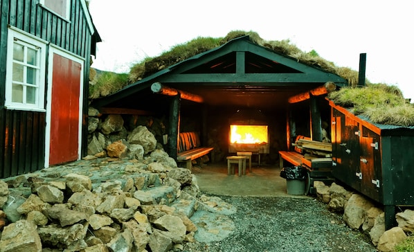 Fireplace - Hraunsnef Countryhotel (Borgarnes)