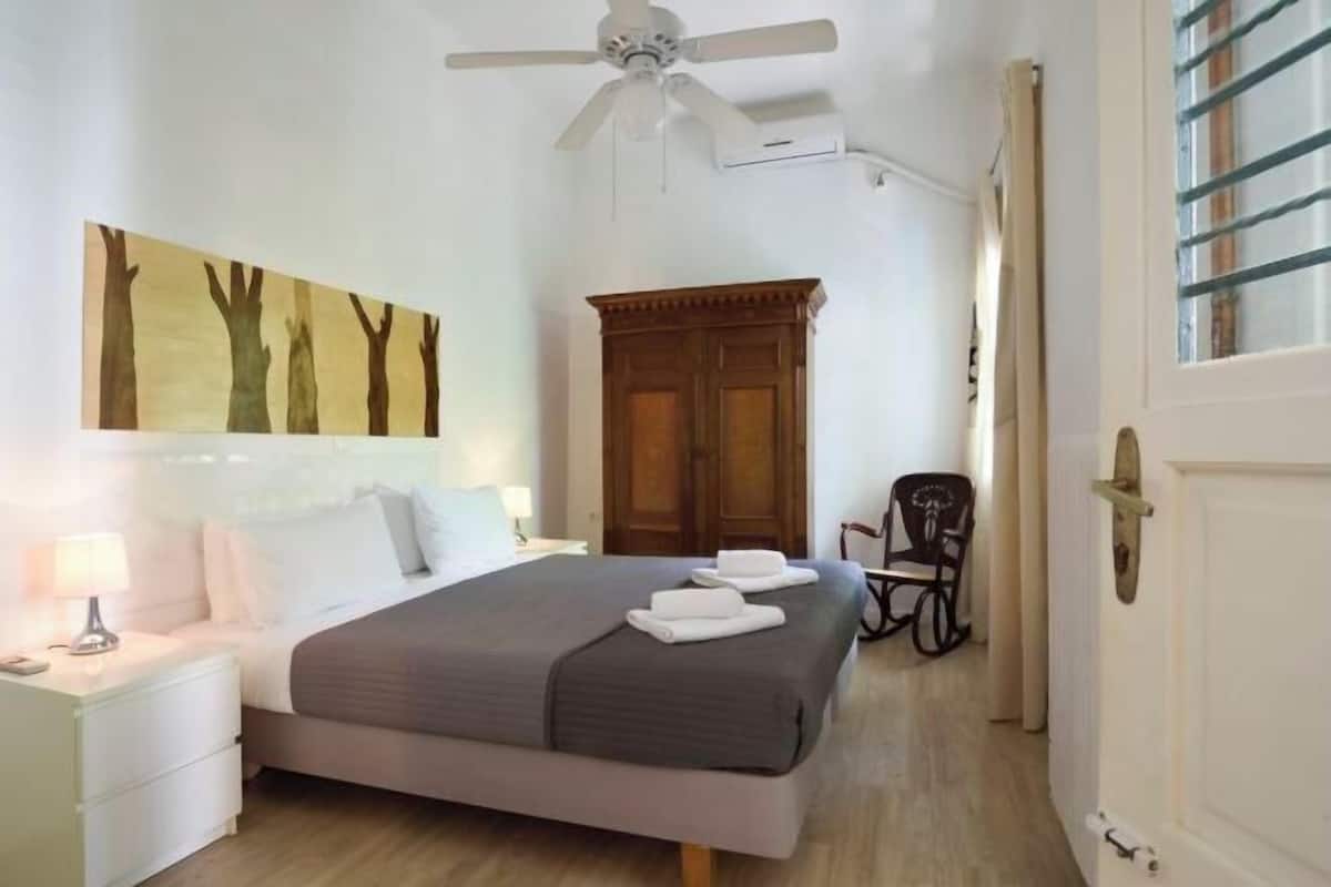1 bedroom, in-room safe, individually decorated, individually furnished