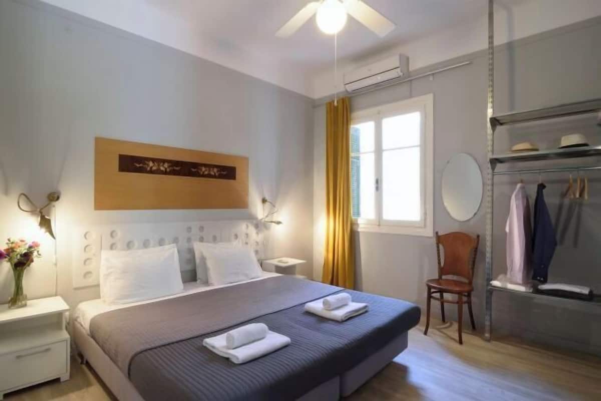 1 bedroom, in-room safe, individually decorated, individually furnished