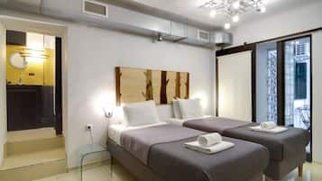 Studio, Garden View, Ground Floor (No.2) | 1 bedroom, in-room safe, individually decorated, individually furnished